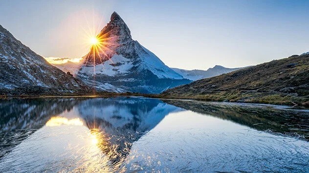 Sonnenuntergang über dem Matterhorn und dem Riffelsee