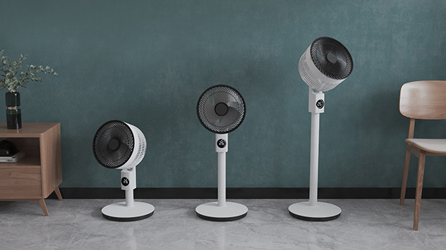 Der Höhenverstellbare  MeacoFan Sefte® 10 Standventilator in drei verschiedenen Stufen. 