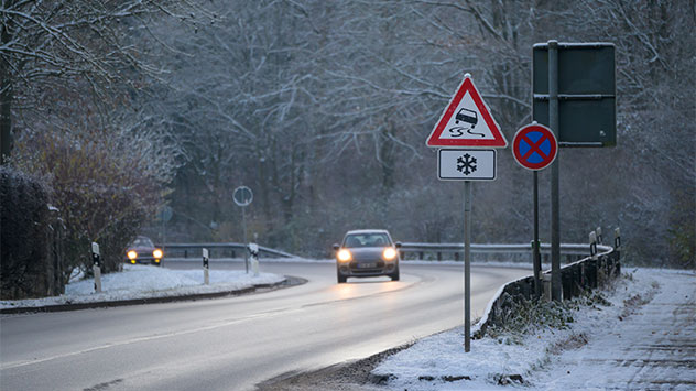 Autoscheiben im Winter: Tipps für den sicheren Start am Morgen