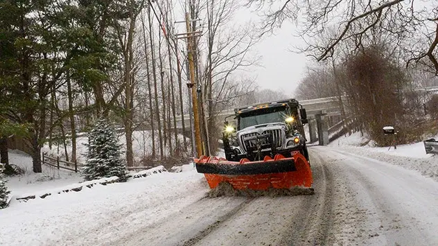 A winter storm caused slippery roads in the New England states in the north-east of the USA at the weekend. 