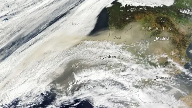 A inicios de semana se podía observar desde el satélite la intrusión de polvo en la Península. 
