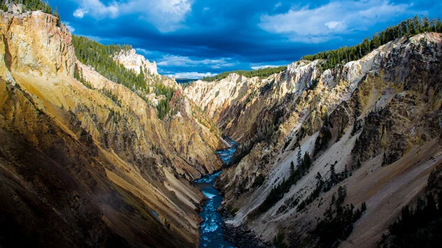 Tiefe Schlucht des Yellowstone River