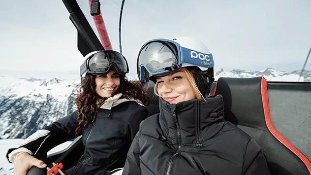 Blick auf eine Piste mit Skifahrer