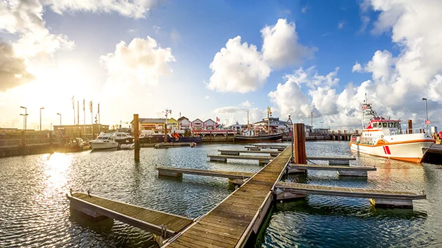 Hafen von List im Gegenlicht