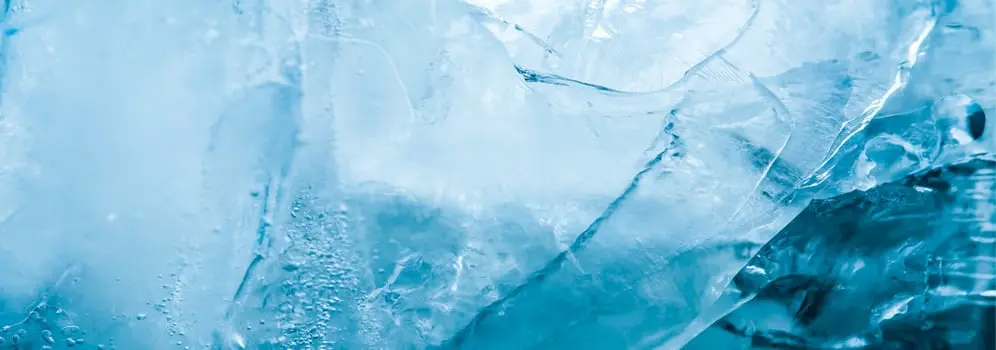 Ostsee ist vollkommen von Eisschollen bedeckt