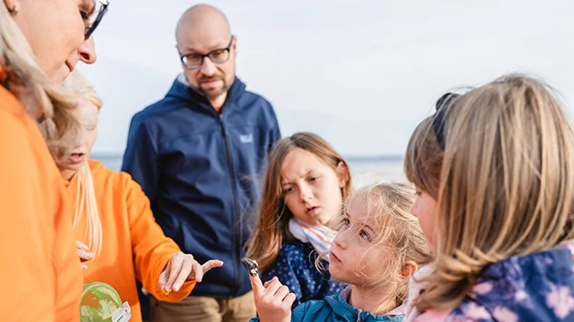 Kinderheilwald auf Usedom - Bild: TMV/Gross Auf Forschertour am Strand von Usedom.