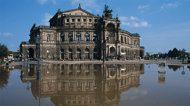 Semperoper in Dresden wurde überschwemmt
