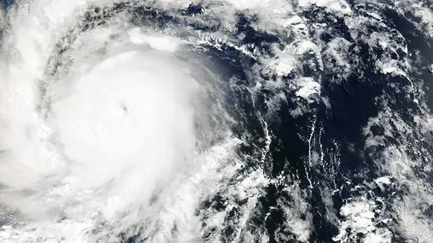 Imagine satelitară a uraganului Beryl.