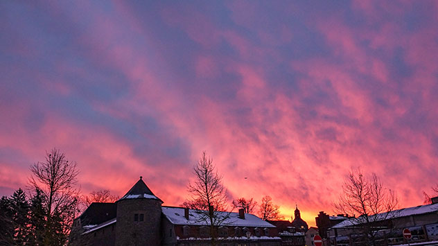 In Harzgerode mischen sich Violett- und Rosatöne in das kräftige Rot.