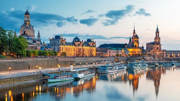 Blick auf Dresden und die Elbe am Abend