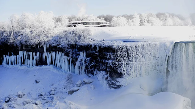 Extremer winterlicher Kälteeinbruch an den Niagarafällen