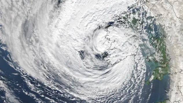 ex-Hurricane Ophelia lashing Ireland on 16th October 2017