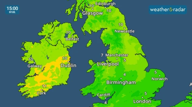 A contrast of highs today, with parts of Ireland and even Scotland seeing temperatures in the double digits.