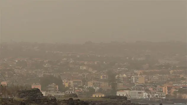 Saharan dust in city