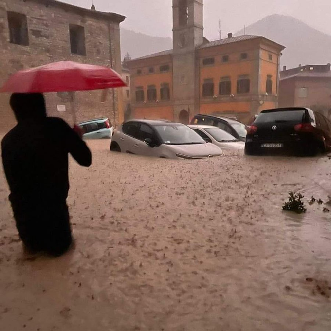 Chaos Nach Sturzfluten In Italien - Unwetter Fordern Tote