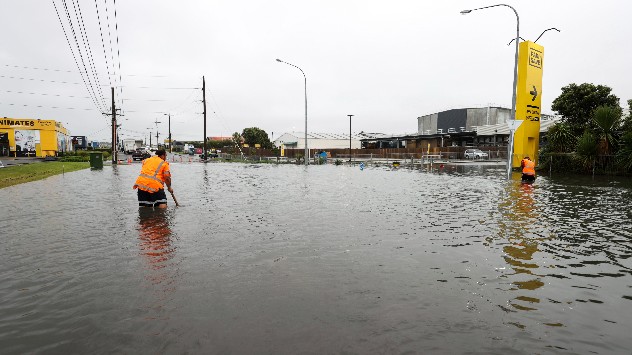 Vor zwei Wochen wurde Auckland von heftigen Regenfällen und Überschwemmungen heimgesucht, jetzt bekommt die Stadt die Kraft von Gabrielle zu spüren. 
