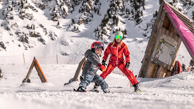 Familienurlaub in Obertauern: Skifahren lernen
