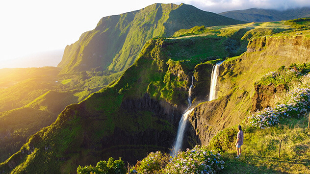 Wasserfall auf der Insel Flores der Azoren