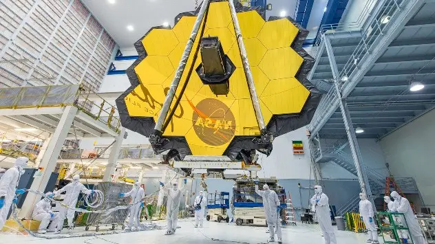 Image of the assembly of the James Webb Telescope
