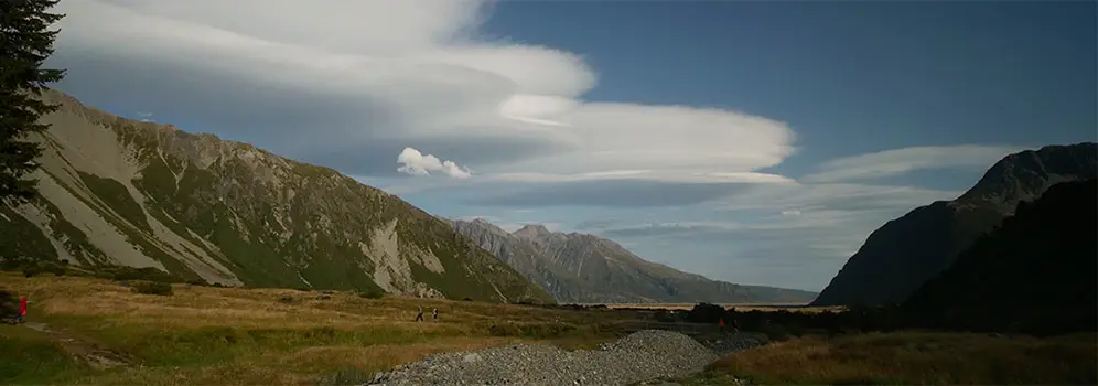 Im Lee der Berge auf der Südinsel sind manchmal solch ausgeprägte Föhnwolken zu sehen