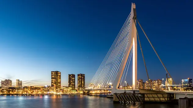 Blaue Stunde in Rotterdam