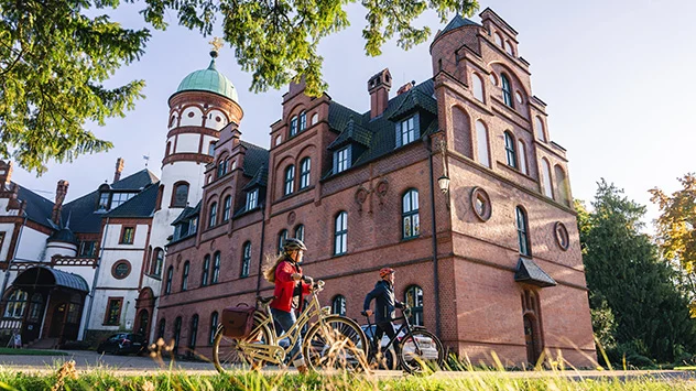 Schlosserlebnistour im Schweriner Umland - Bild: TMV/Gross Schloss Wiligrad: Am Schweriner See