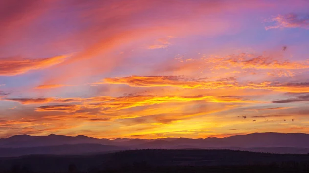 Farbenspiel am Himmel in der Dämmerung