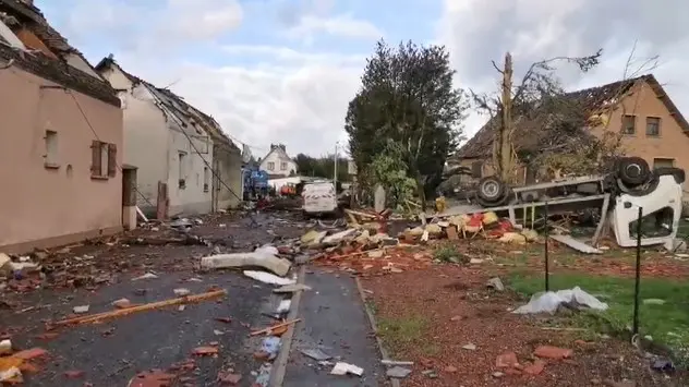 Торнадо завдав значної шкоди на півночі Франції.