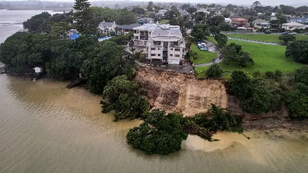 Hotel land slide