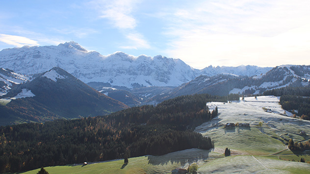 Ähnlich setzt sich auch das Alpstein-Massiv in der Schweiz in Szene.
