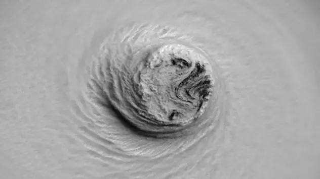 Aufnahme eines Taifun-Auges von oben