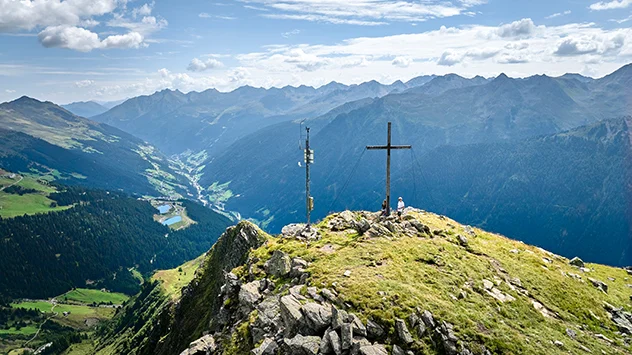 Gipfelkreuz auf dem Paznauner Höhenwege