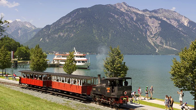 Alte Achenseebahn direkt am See