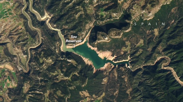 Satellite image of filled reservoir