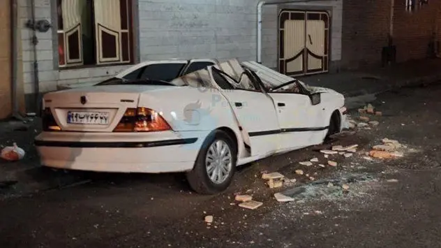Erdbeben Iran Schäden Auto
