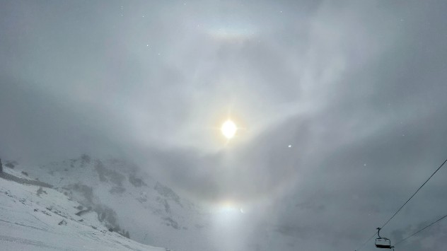 In Obertauern konnten am Mittwoch gleich an mehreren Skiabfahrten Halos beobachtet werden. 