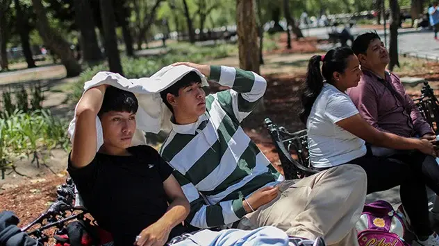 The inhabitants of Mexico City are currently struggling with a heatwave and record temperatures.