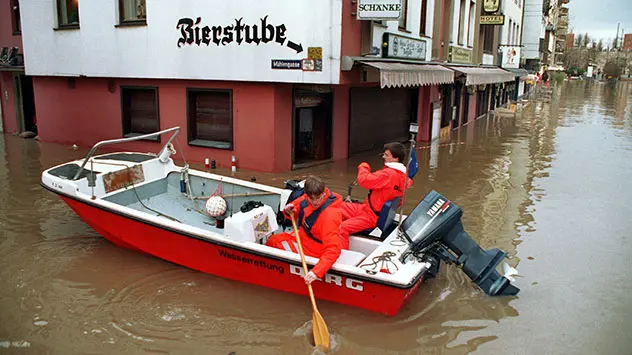 Überflutete Altstadt in Köln