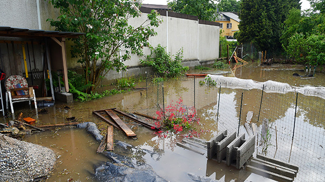 Garten in St. Ingbert überflutet