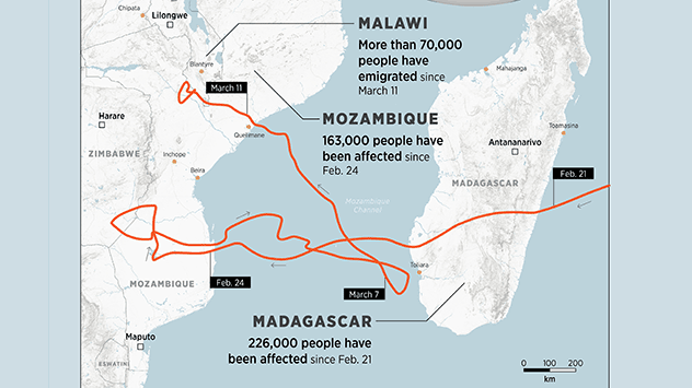 Die Karte zeigt, wie der Zyklon FREDDY gezogen ist (rote Linie). Er traf gleich zweimal auf die Südostküste Afrikas.