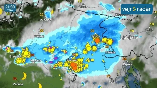 vejrrdaren viser voldsome tordenvejr i veneto regionen