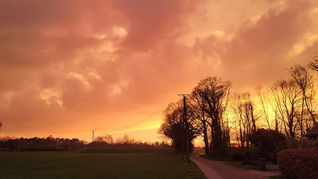 Der Himmel "brennt" am Niederrhein