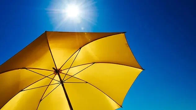Sunce i suncobran