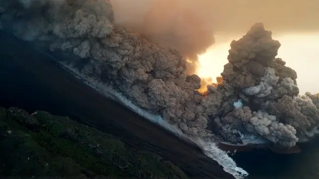 vulkanudbrud eksplosiv sky