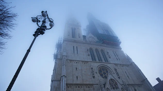 katedrala u Zagrebu u magli