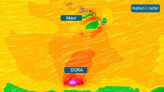 Uraganul Dora, aflat la sud de Hawaii, a agravat incendiile. Click pe imagine pentru harta interactivă.