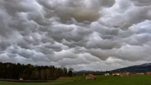 Mammatus-Wolken in Südbayern