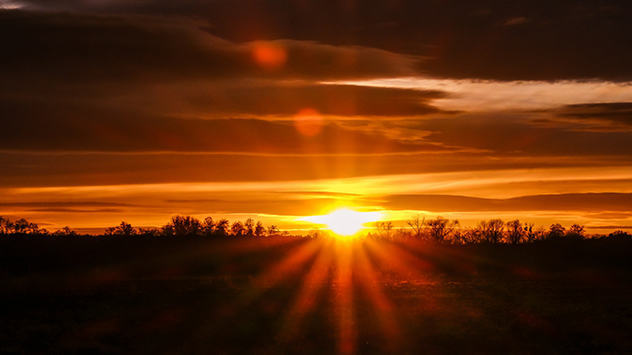 Kurz darauf zeigt sich die Sonne wieder häufiger und zaubert atemberaubende Farben an den Himmel.