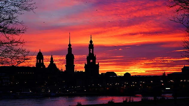 Kräftiges Abendrot über Dresden
