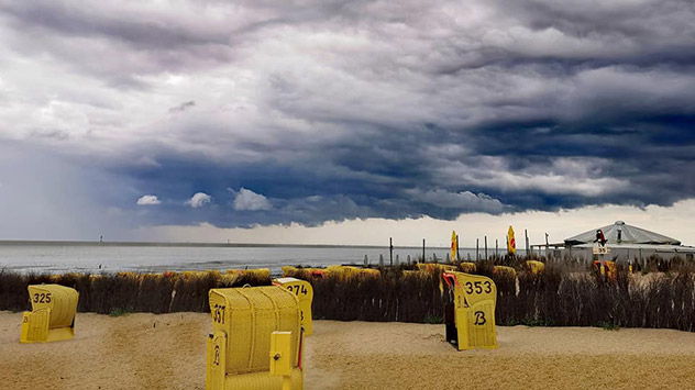 Nord- Und Ostsee Im Nachteil - Fotos: Schauerwetter Statt Badespaß